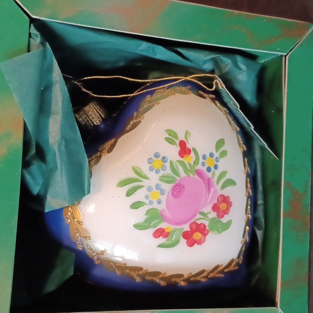 WHITEHURST IMPORTS Heart Shape Flowers Gold  Ornament Christmas Decor Germany